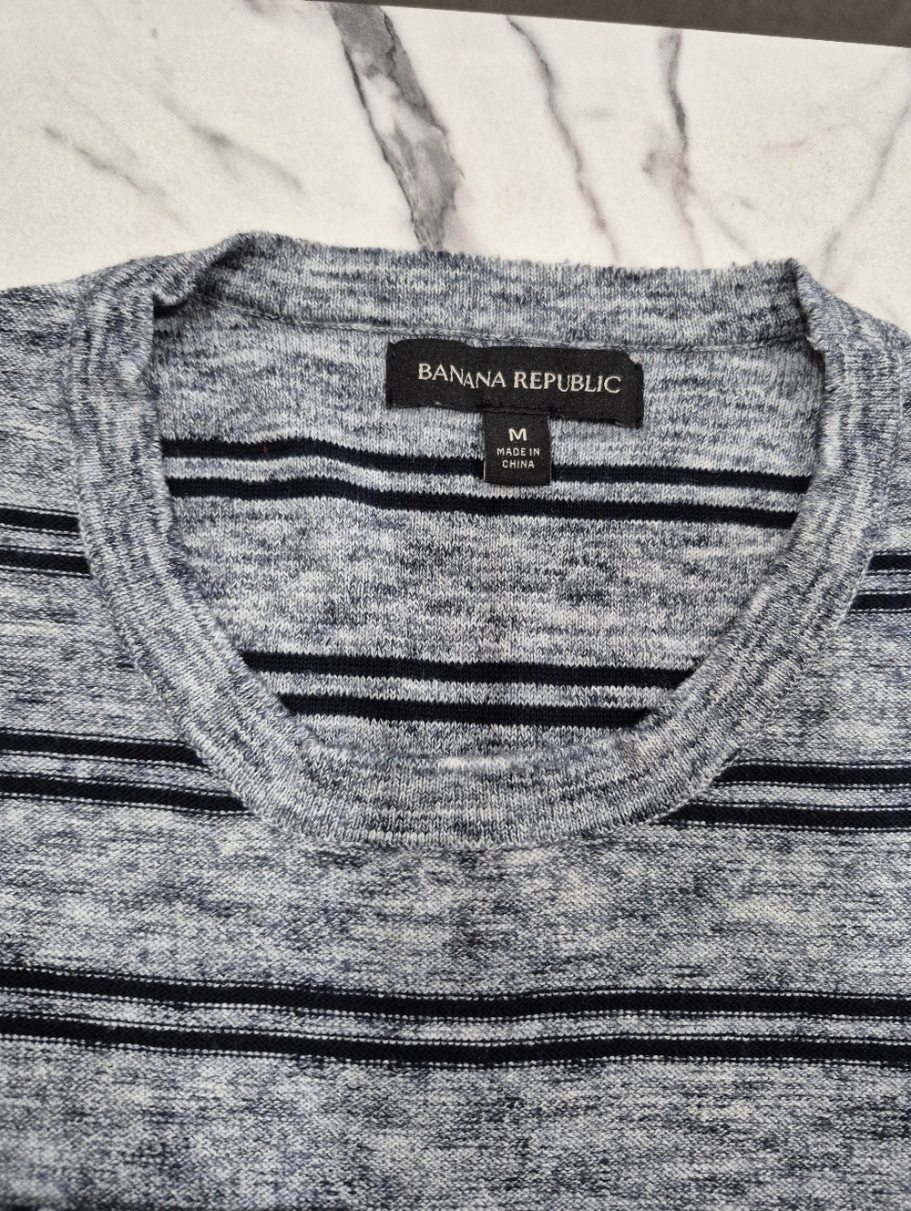 Banana Republic Lightweight Long Sleeve Sweater, Mens Medium, Dark Blue Stripe